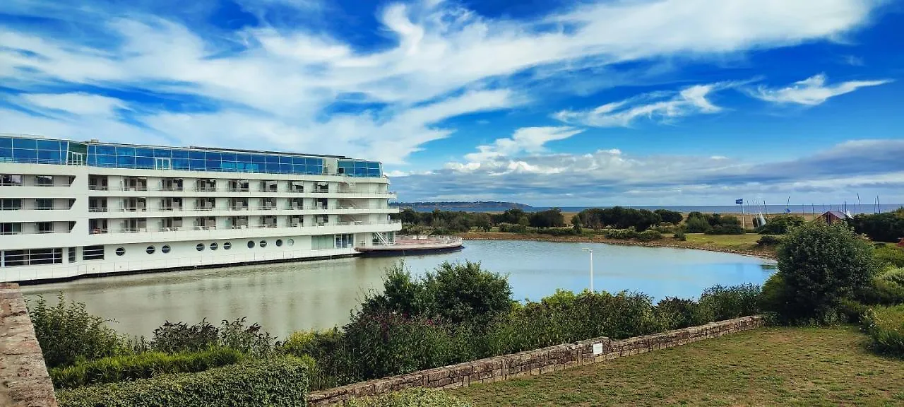 La Perle De L'Ocean, A Deux Pas De La Mer Sans Route A Traverser, Parking Prive, Piscine Arzon Appartement